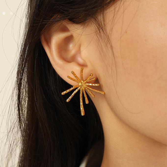 1 Pair Luxurious Series Elegant Firework Shape Titanium Steel 18K Gold Color Plated Women's Stud Earrings Picture6