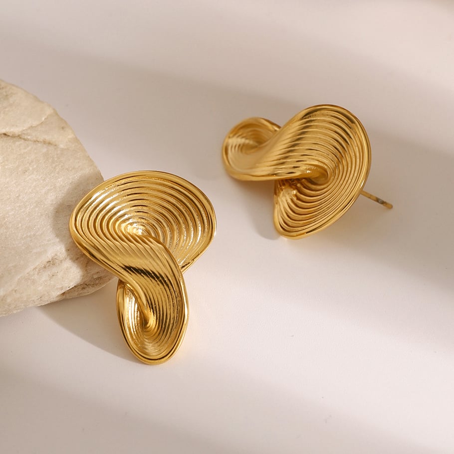 1 Pair Simple Series Europe and America line Stainless Steel 18K Gold Plated Women Stud Earrings Picture5