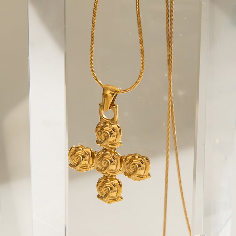 1 Piece Simple Series Daily Cross Stainless Steel 18K Gold Plated Women Pendant Necklaces Picture4