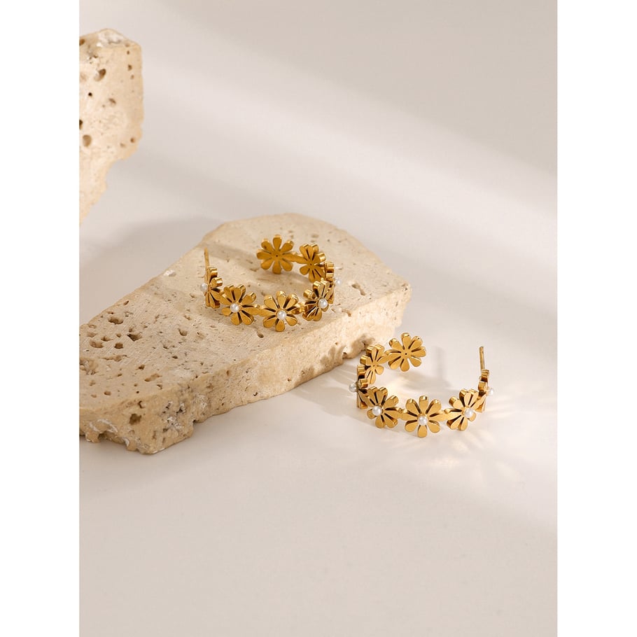 1 Pair Simple Series Retro flowers Stainless Steel 18K Gold Plated Rhinestone Women Stud Earrings Picture7