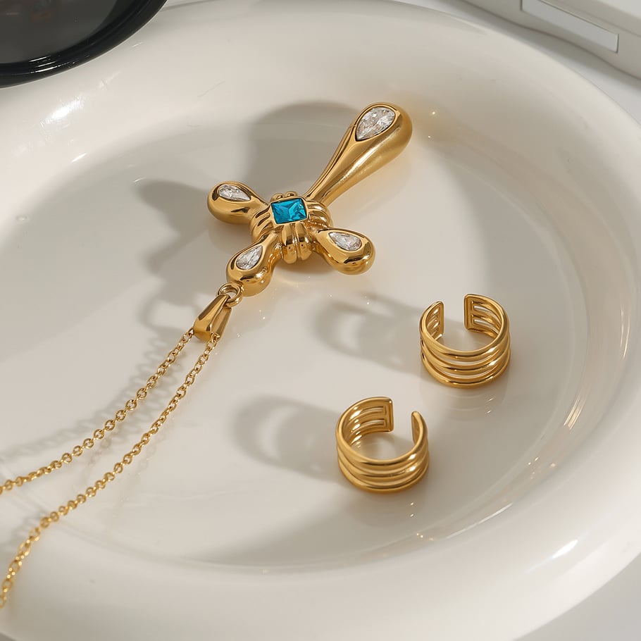 1 Stück Classic Series Europa und Amerika Kreuz Edelstahl Gold Farbe Damen Anhänger Halsketten Bild6