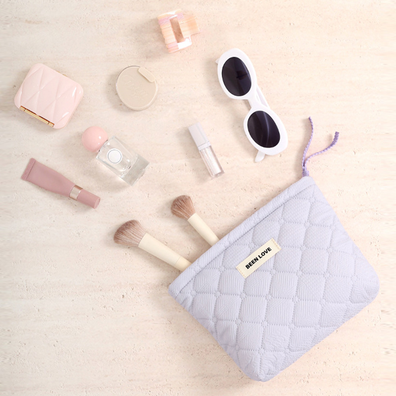 1 Piece Classic Travel Portable Large Capacity Pouch With Random Printing Design Women's Cosmetic Bags Picture4