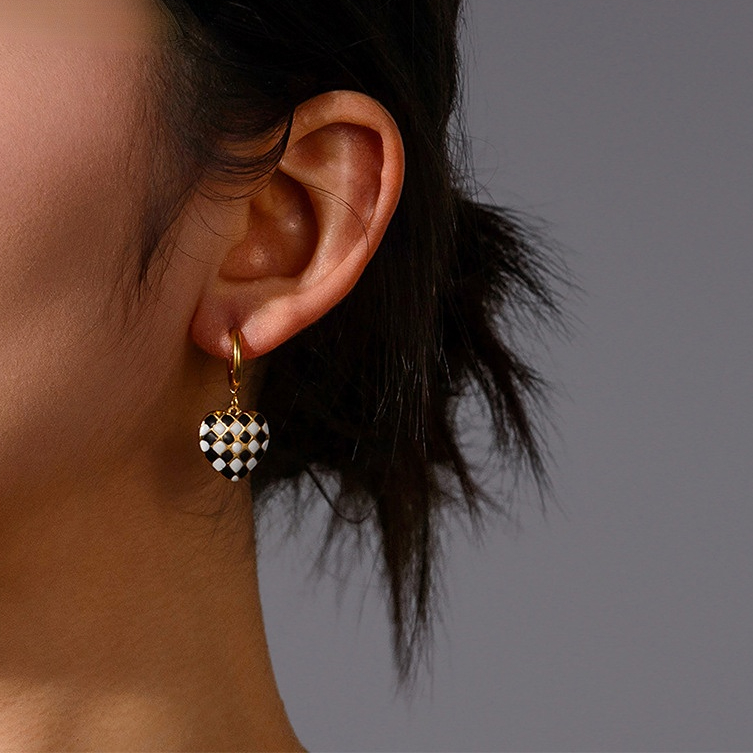 1 Pair Retro Checkerboard Color Heart Shape Gold Color Stainless Steel Women's Drop Earrings Picture5