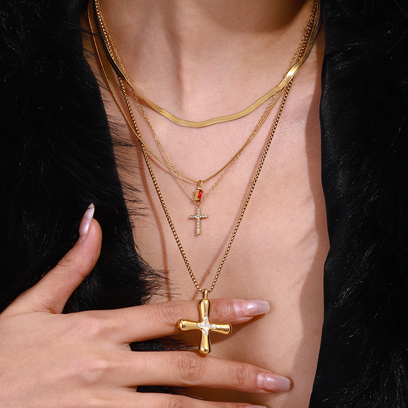 1 Piece Classic Series Elegant Cross Shape Stainless Steel Gold Color Women's Pendant Necklaces Picture4
