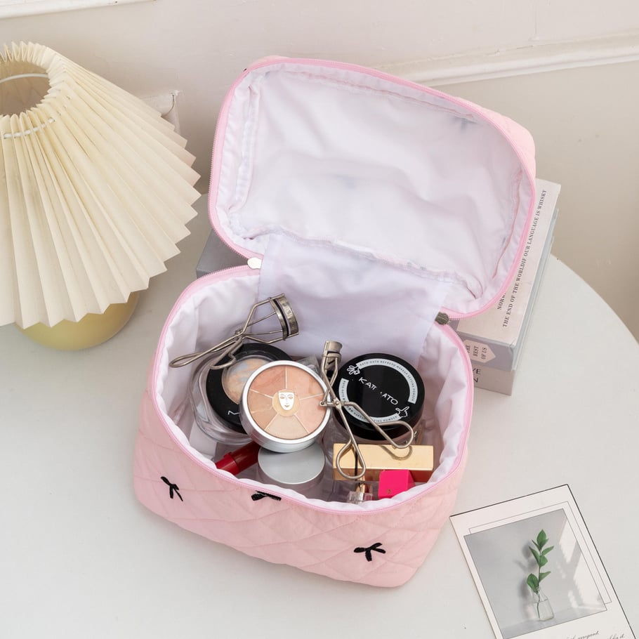 1 Piece Classic Travel Bowknot Portable Large Capacity Beauty Case With Random Printing Design Women's Quilted Cosmetic Bags Picture9
