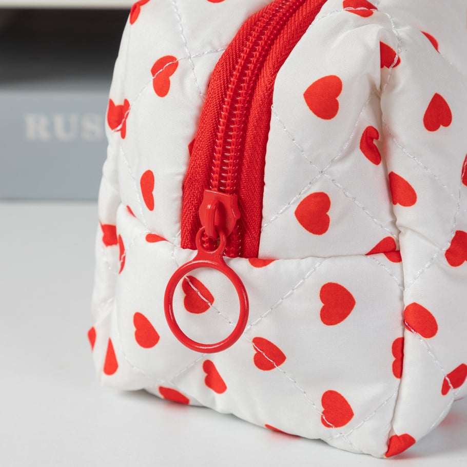 1 Piece Sweet Series Classic Heart Portable Large Capacity Toiletry With Random Printing Design Women's Cosmetic Bags Picture8
