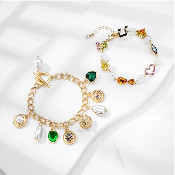 Bracelet à breloques rétro en alliage pour femme, série luxueuse, motif cœur 2