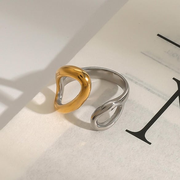 1 paio di anelli singoli da donna in acciaio inossidabile placcato oro, serie semplice, vento freddo, irregolari