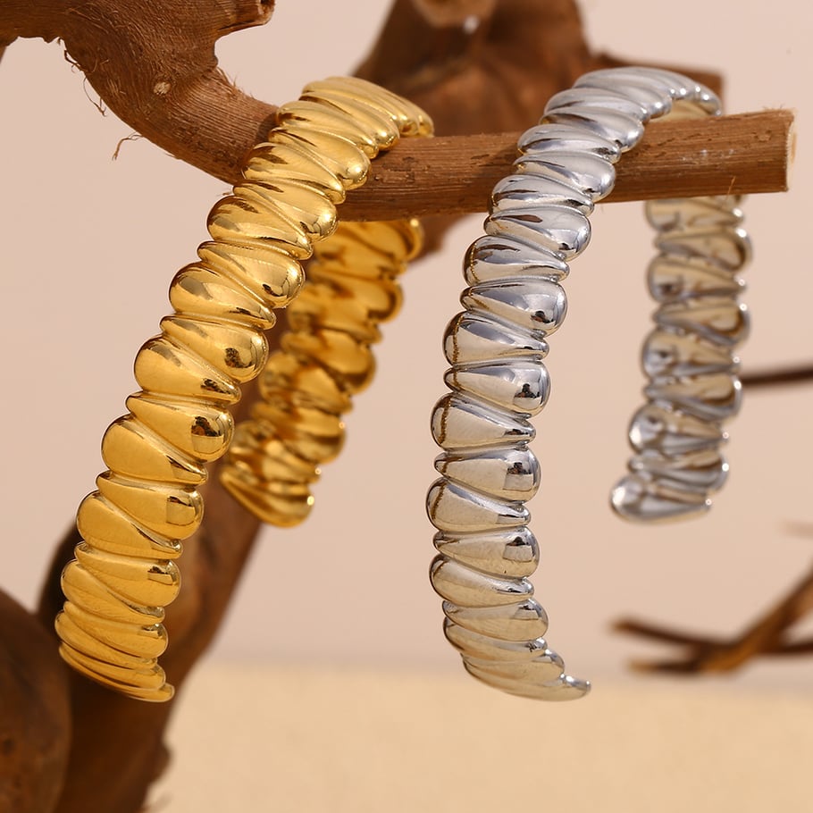 1 Piece Simple Series Classic Droplet Stainless Steel   Gold Color  Women's Bangles Picture5