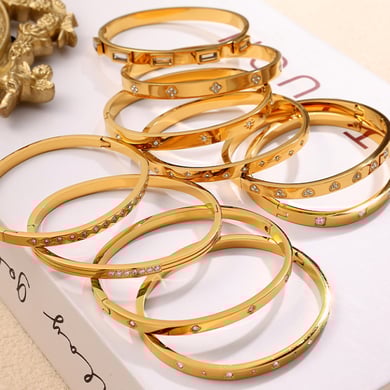 1 pieza de pulseras de mujer de acero inoxidable con diamantes de imitación de color dorado y diseño geométrico clásico de serie simple h5 Imagen3