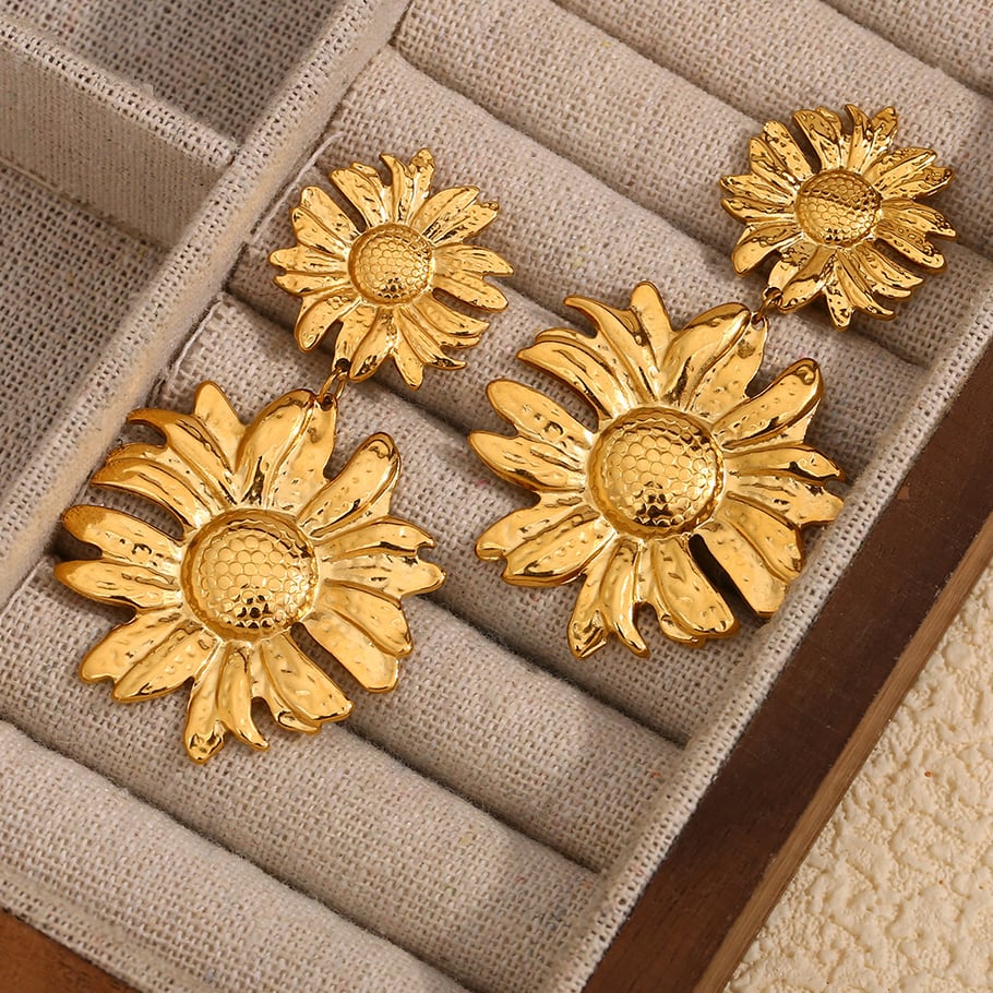 1 Pair Luxurious Series Natural Flower Stainless Steel   Gold Color  Women's Drop Earrings Picture5
