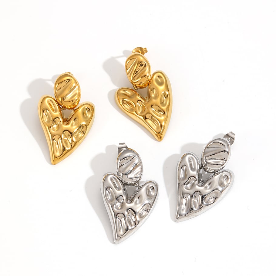 1 Pair Designable Series Retro Heart Hammered Texture Stainless Steel Gold Color Women's Stud Earrings Picture4
