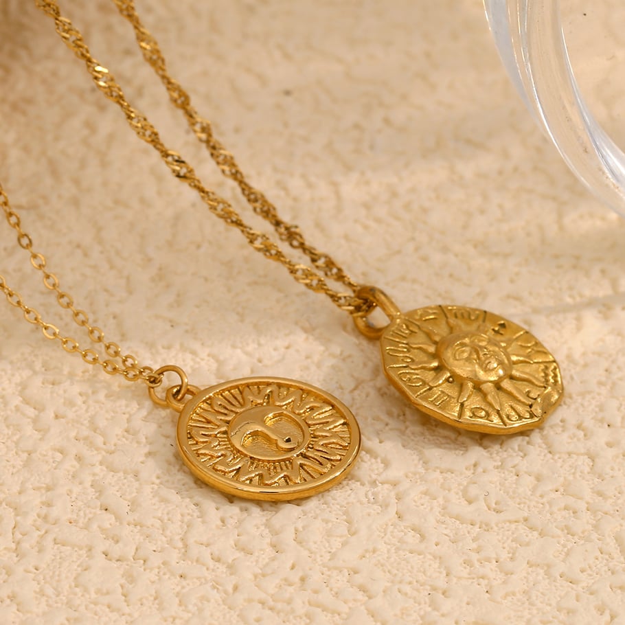 Collar con colgante clásico de acero inoxidable con diseño de sol y luna en color dorado para mujer, serie clásica, 1 unidad Imagen7
