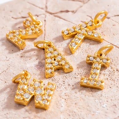 1 pieza de lujosa serie de letras diarias de acero inoxidable color dorado para mujer h5 Imagen4