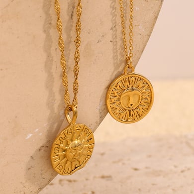 Collar con colgante clásico de acero inoxidable con diseño de sol y luna en color dorado para mujer, serie clásica, 1 unidad h5 Imagen9