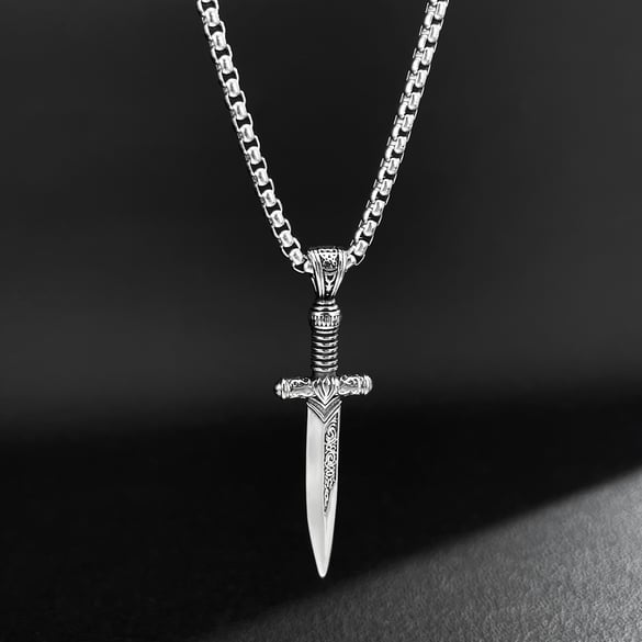 1 pezzo di collana con ciondolo a forma di spada delicata in acciaio inossidabile da uomo 2