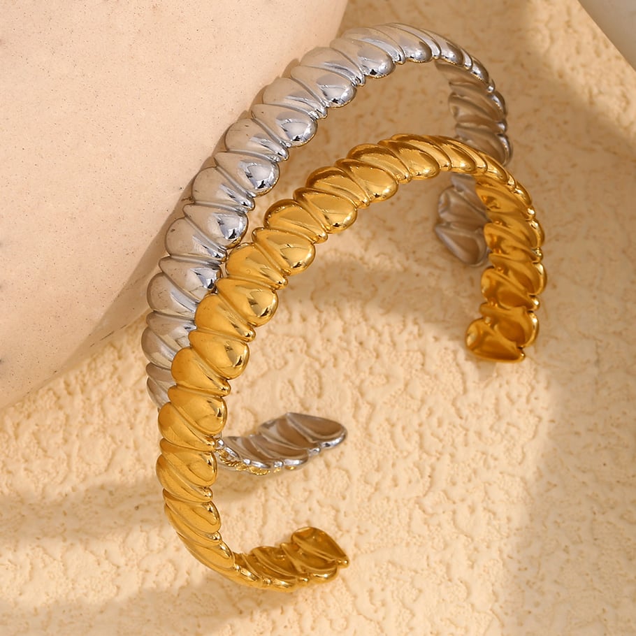 1 Piece Simple Series Classic Droplet Stainless Steel   Gold Color  Women's Bangles Picture4