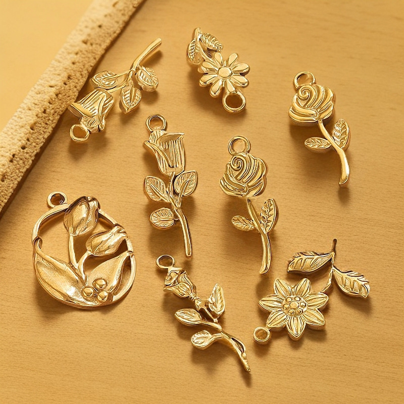 1 par de colgantes de acero inoxidable chapados en oro de 18 quilates con diseño de flores románticas para mujer Imagen3