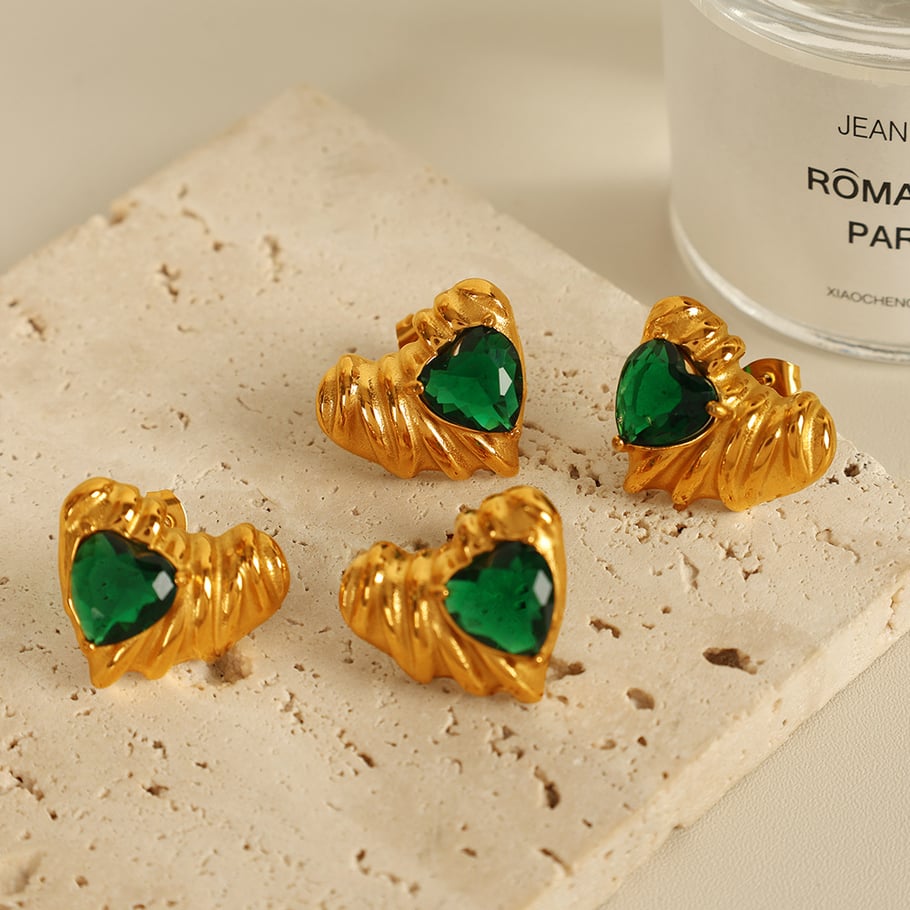 1 Pair Simple Series Retro Heart Stainless Steel 18K Gold Plated Zircon Women Stud Earrings Picture4