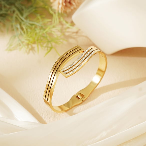 1 pieza de pulseras de mujer de acero inoxidable color dorado con tira clásica de serie simple 2