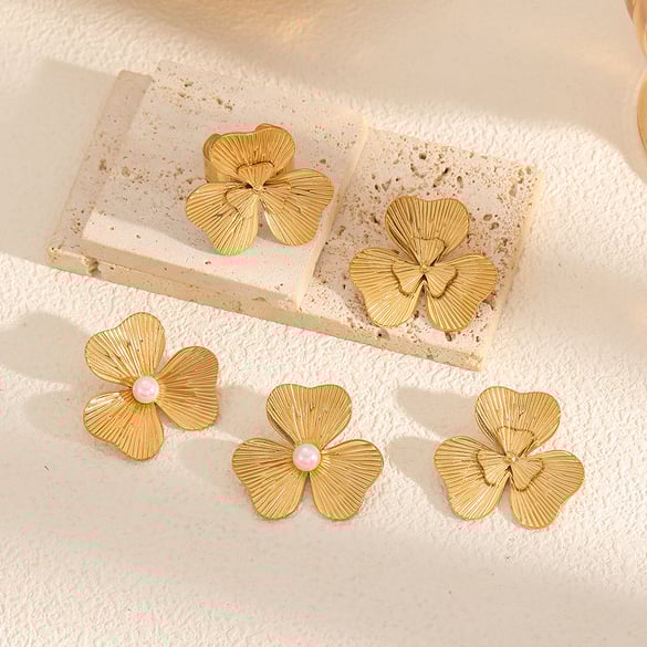 1 Pair Charming Series Exquisite Trifoil Shape Stainless Steel Gold Color Women's Earrings Set