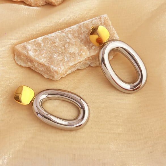1 paio di orecchini pendenti semplici geometrici in acciaio inossidabile color oro da donna