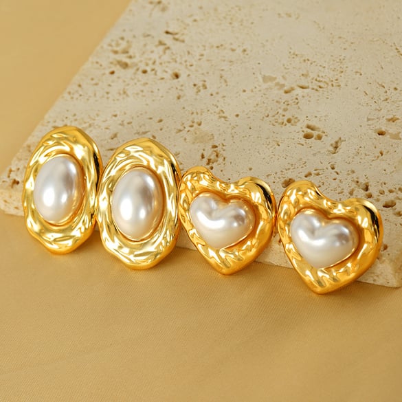 1 Pair Light-Luxury Casual Style Oval Heart Shape Stainless Steel 18K Gold Plated Inlay Artificial Pearl Women's Stud Earrings