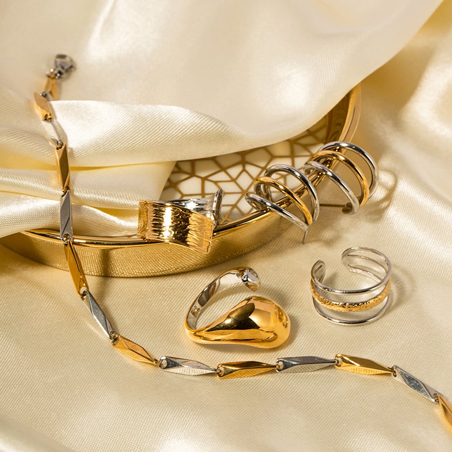 INS Französisches Nischendesign, geometrische neue Ohrringe aus Titanstahl, gold- und silberfarben passender glatter dreireihiger Schmuck aus Titanstahl für Frauen Bild5