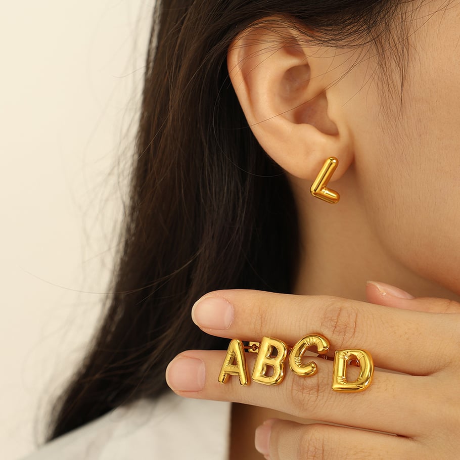 1 Pair Modern Series Casual Letter All-match Stainless Steel Gold Color Women's Stud Earrings Picture3