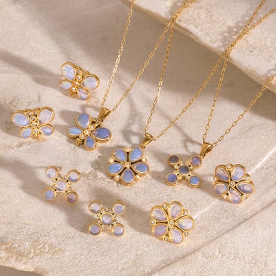 1 Paar Ohrringe-Set „Romantic Series Sweet Flower“ aus Edelstahl mit 18 Karat Gold überzogen mit künstlichen Edelsteinen für Damen h5 Bild4