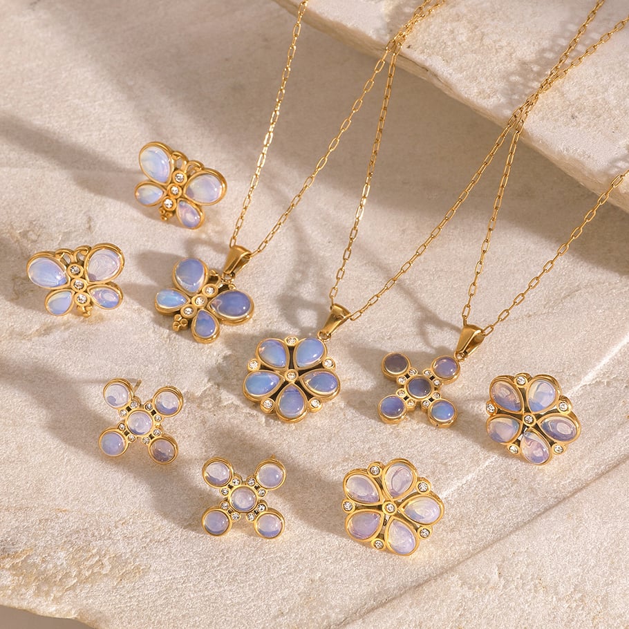 1 Paar Ohrringe-Set „Romantic Series Sweet Flower“ aus Edelstahl mit 18 Karat Gold überzogen mit künstlichen Edelsteinen für Damen Bild4