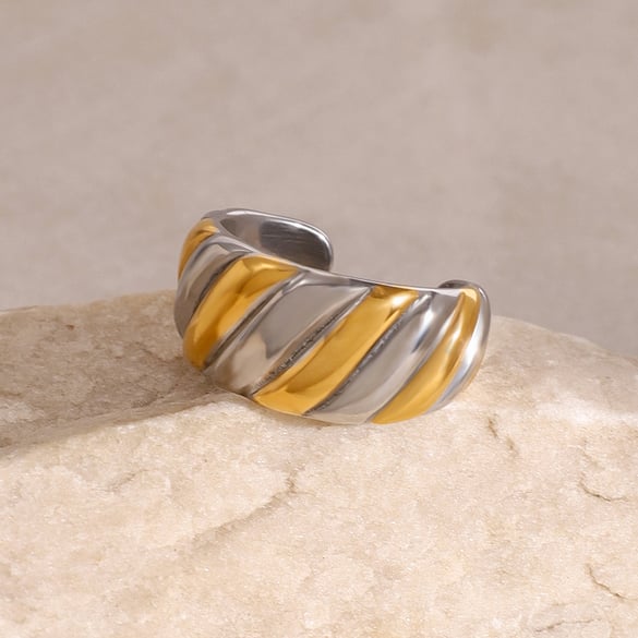 1 par de anillos ajustables para mujer de acero inoxidable chapado en oro de 18 quilates con diseño de patchwork simple. 2