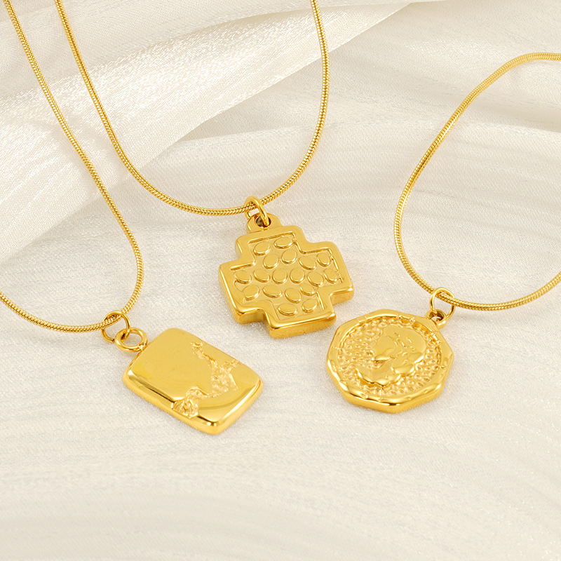 1 Piece Simple Series Classic Cross Stainless Steel 18K Gold Plated Women Pendant Necklaces Picture4