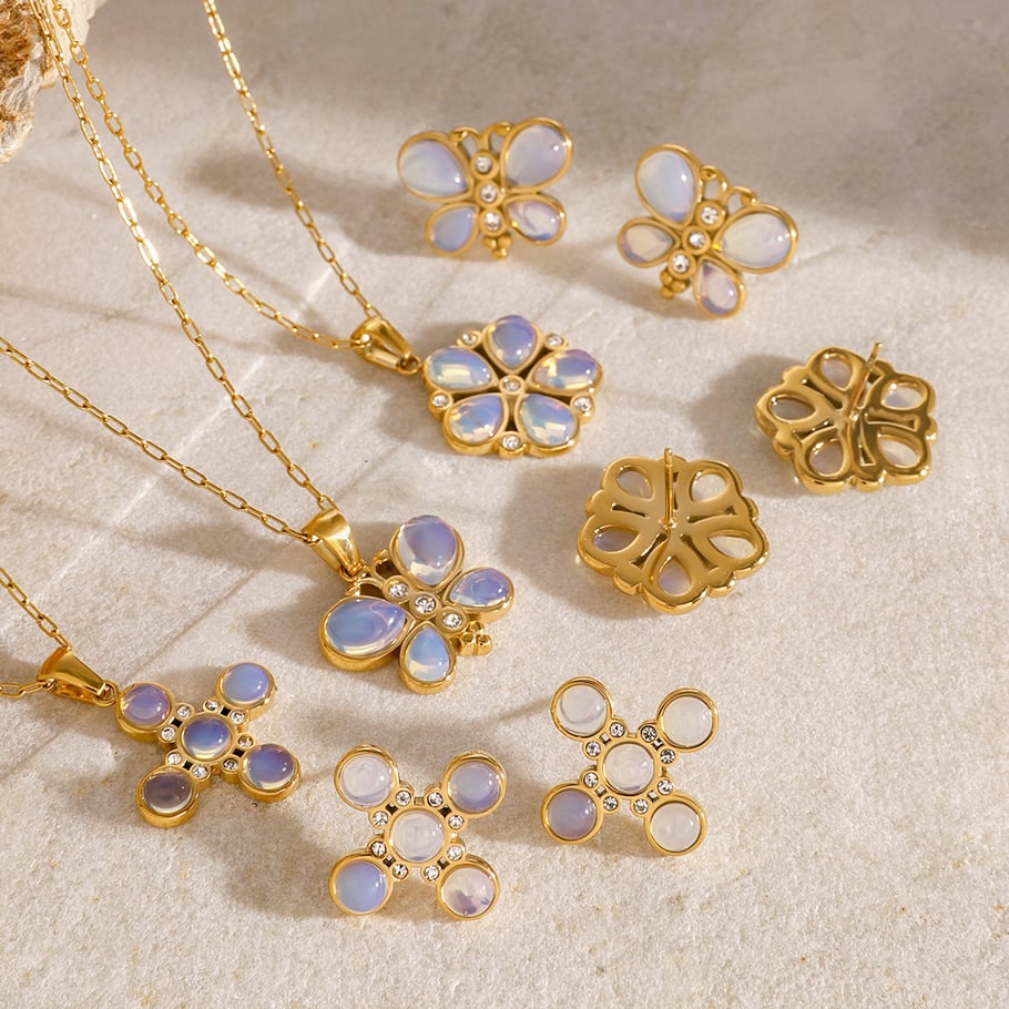 1 Paar Ohrringe-Set „Romantic Series Sweet Flower“ aus Edelstahl mit 18 Karat Gold überzogen mit künstlichen Edelsteinen für Damen Bild3