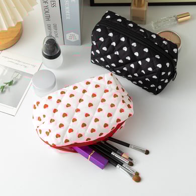 1 Piece Sweet Series Classic Heart Portable Large Capacity Toiletry With Random Printing Design Women's Cosmetic Bags h5 Picture5