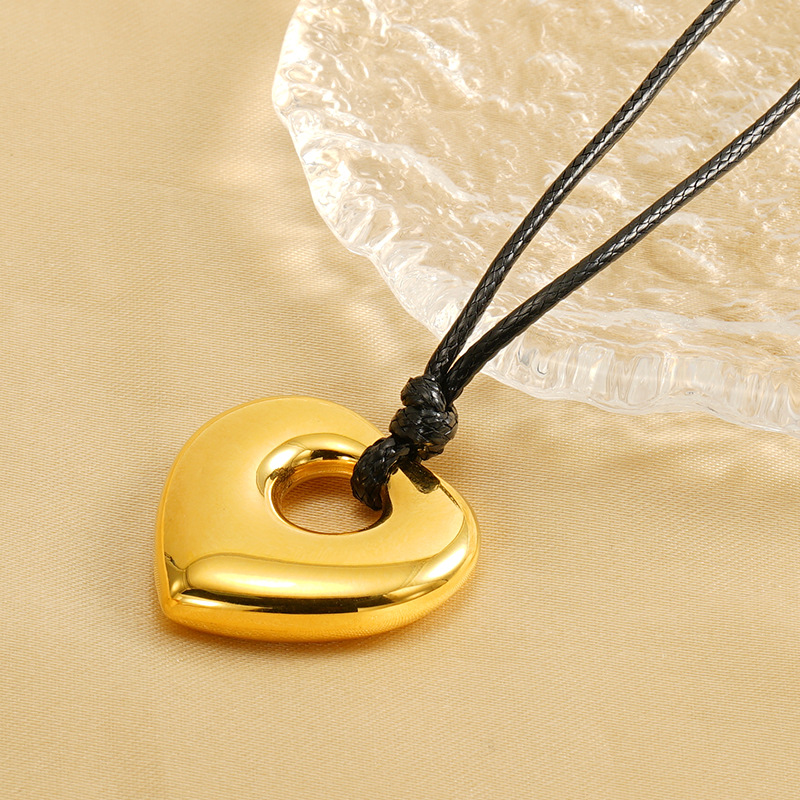 1 Piece Simple Series Classic Heart Stainless Steel 18K Gold Plated Women Pendant Necklaces Picture4