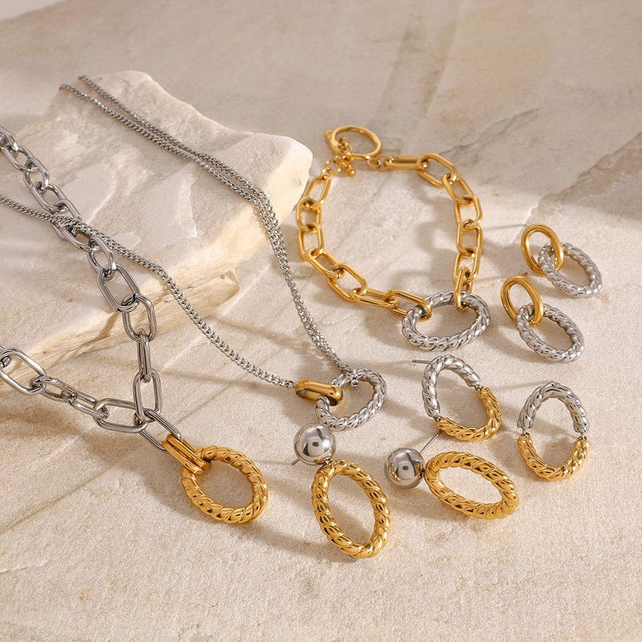 1 Piece Fashionable Classic Style Twist Shape Stainless Steel 18K Gold Plated Women's Earrings set Picture4