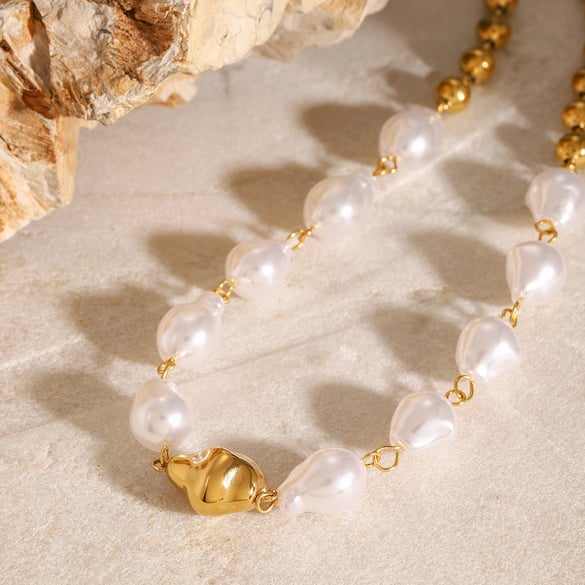 1 Piece Luxurious Series Europe and America line Stainless Steel 18K Gold Plated Artificial Pearl Women Beaded Necklaces 2