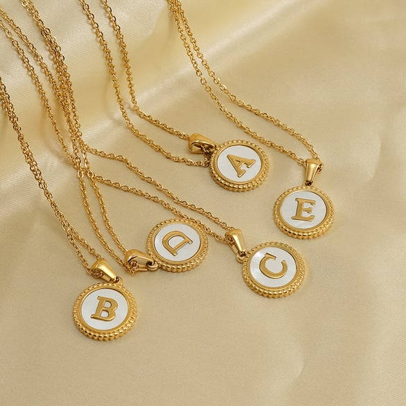 Collier avec pendentif en acier inoxydable plaqué or 18 carats pour femme, série simple, lettre quotidienne 2