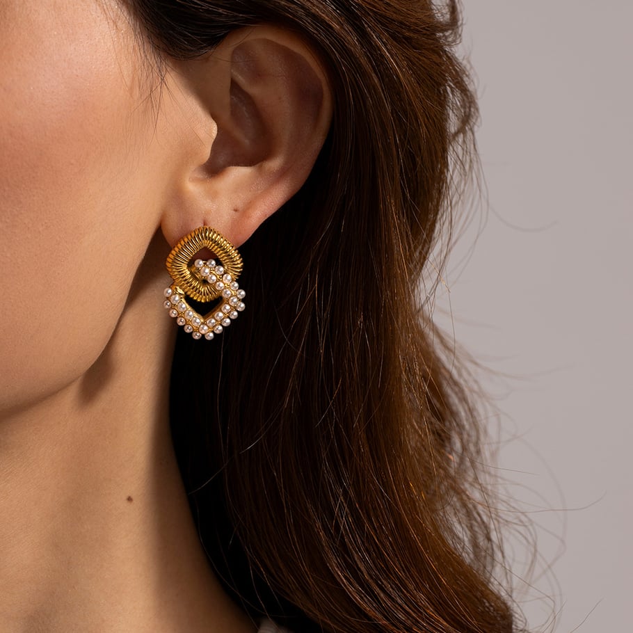 1 Paar Klassische Serie Elegante Geometrische Edelstahl 18K Vergoldet Künstliche Perle Frauen Tropfen Ohrringe Bild5