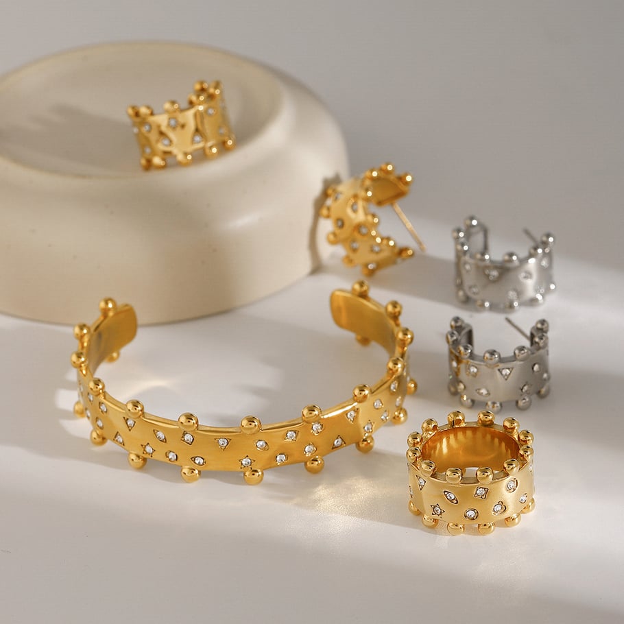 1 brazalete de acero inoxidable dorado con pentagrama retro de lujo para mujer. Imagen5
