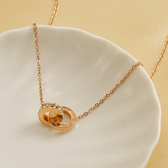 1 Piece Classic Simple Style Ring Shape with Roman Numerals Titanium Steel 18K Gold Plated Inlay Rhinestone Unisex Pendant Necklace 2
