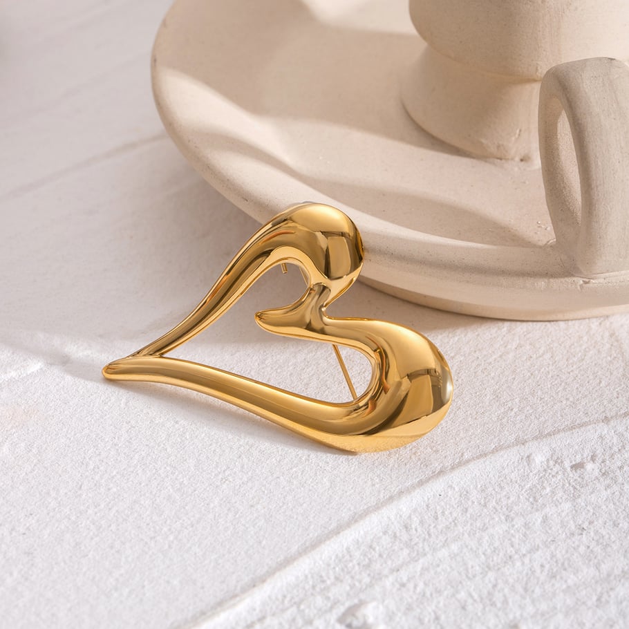1 Piece Romantic Series Elegant Chic Heart Shape Stainless Steel Gold Color Women's Brooches Picture4