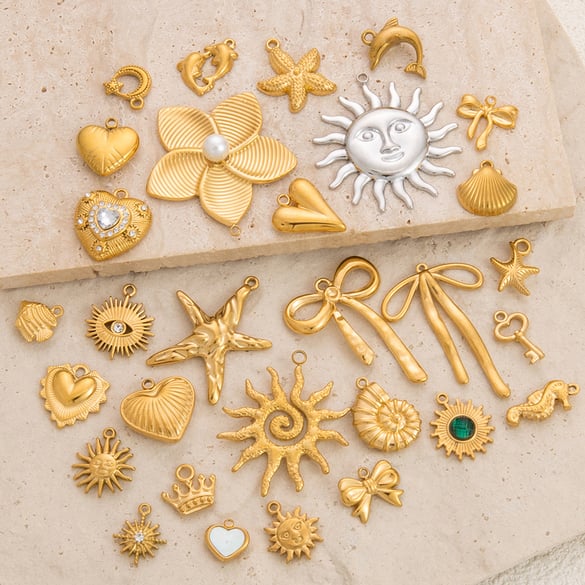 1 Piece Romantic Series Retro Heart Chic Stainless Steel Gold Color DIY Women's Pendants 2
