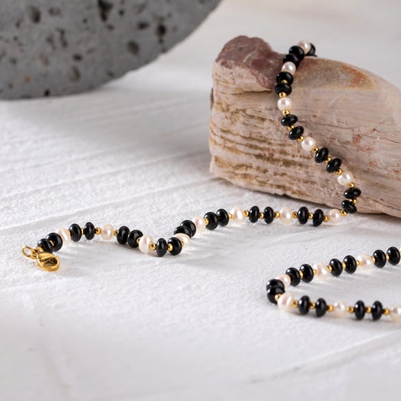 1 pieza de la serie clásica de cuentas elegantes de acero inoxidable chapado en oro de 18 quilates con perlas artificiales para mujer.