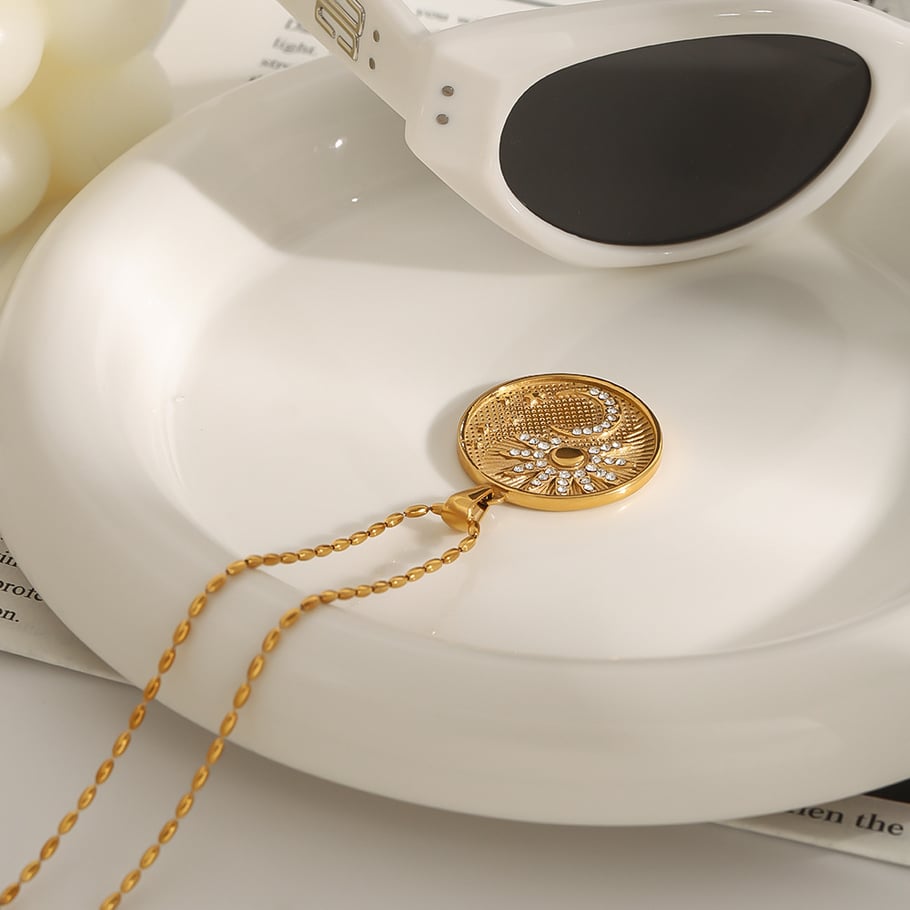 1 Piece Romantic Series Stylish Sun & Moon Pattern Stainless Steel Gold Color Women's Pendant Necklaces Picture11