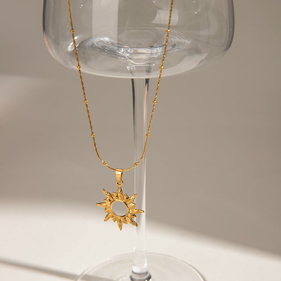 1 Piece Simple Series Elegant Sun/Moon Stainless Steel 18K Gold Plated Women Pendant Necklaces Picture3