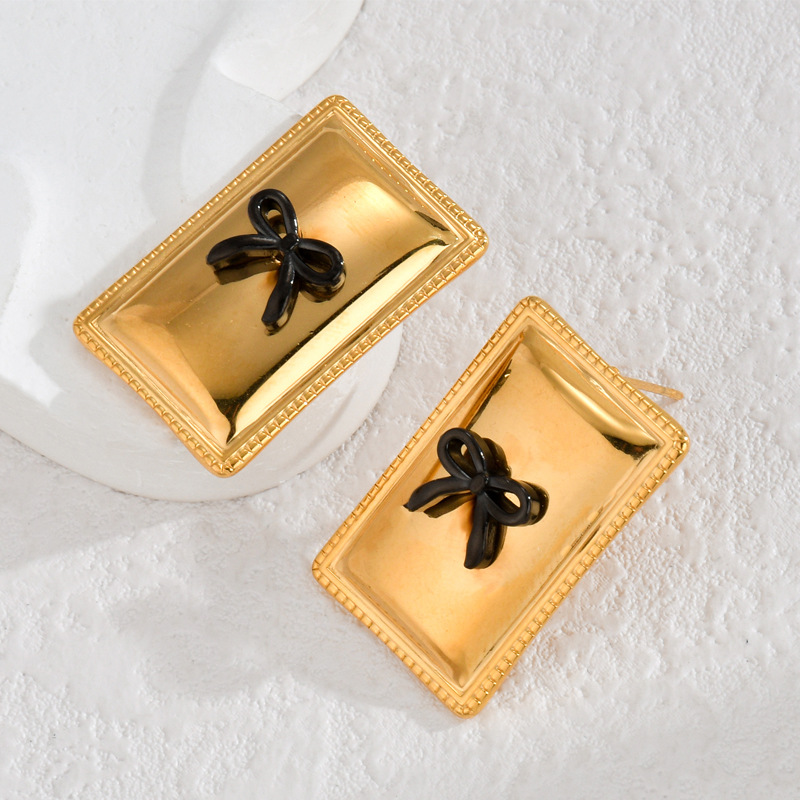 1 Pair Simple Cute Style Square Bowknot Shape Stainless Steel 18K Gold Plated Women's Stud Earrings Picture2