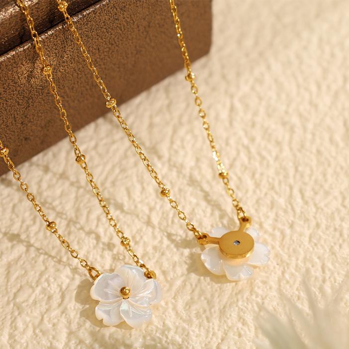 1 Piece Classic Series Elegant Flower Titanium Steel   Gold Color  Women's Pendant Necklaces Picture10