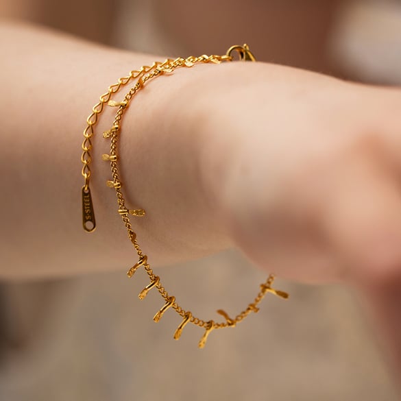 1 pezzo semplice serie Europa e America linea acciaio inossidabile placcato oro 18K braccialetti con ciondoli da donna